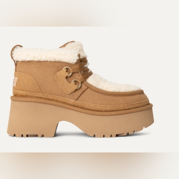 Size 9 - UGG Classic Cozy Tan Shearling Women's Platform Shoes - Picture 3 of 15